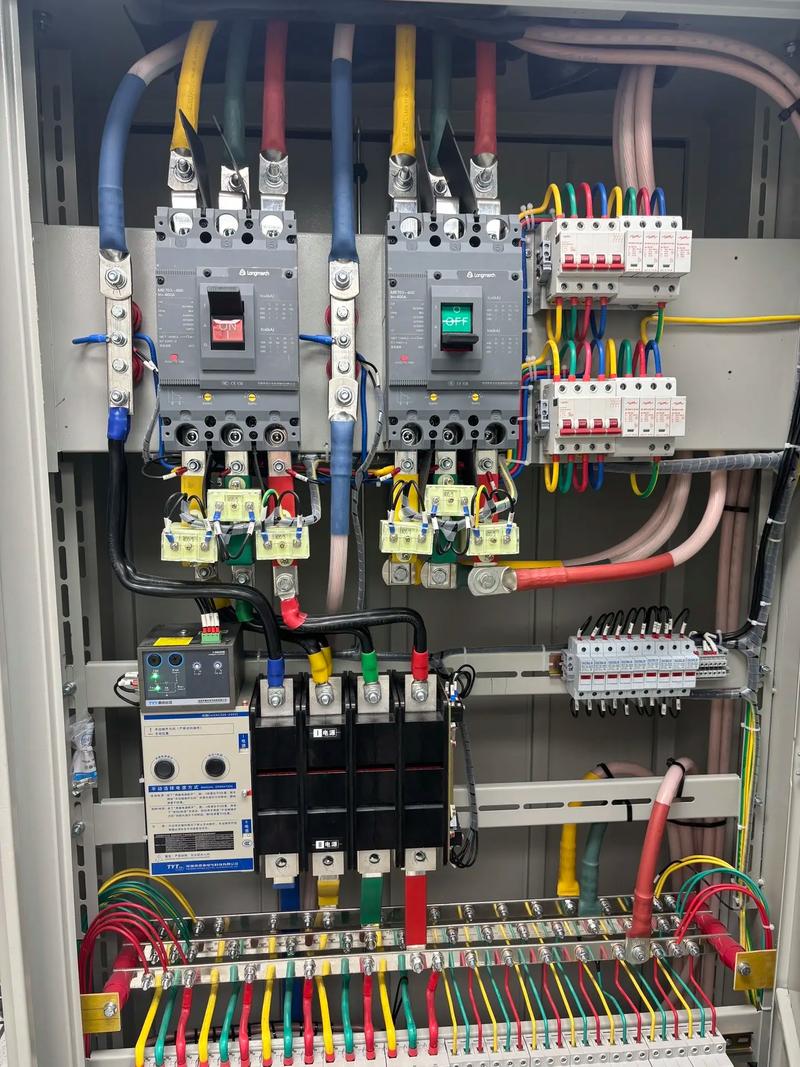 在工地現(xiàn)場(chǎng) 高低壓成套設(shè)備的一天與行業(yè)洞察